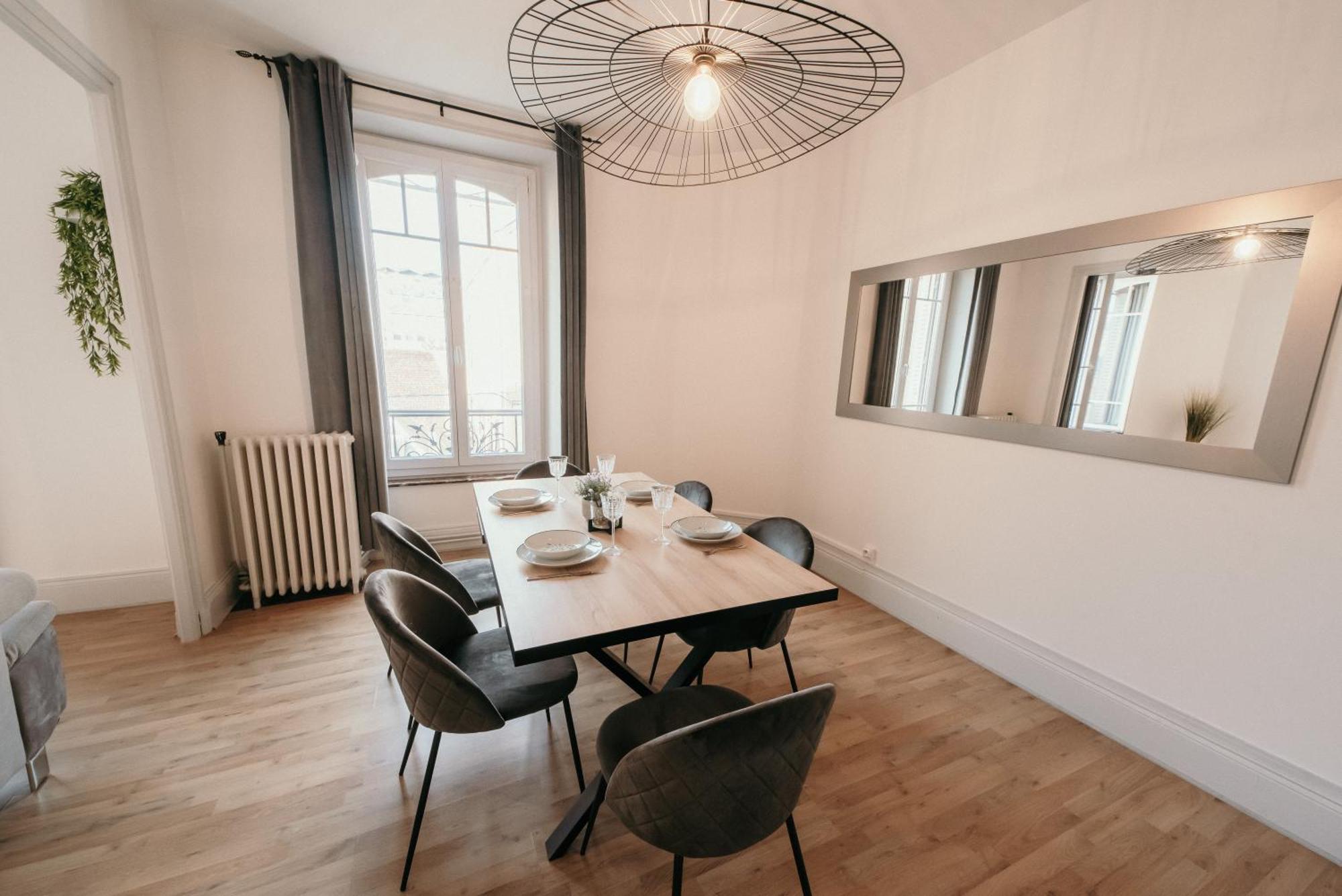 Appartement D'Alexandre Hyper Centre-Ville Charleville-Mézières Exteriér fotografie